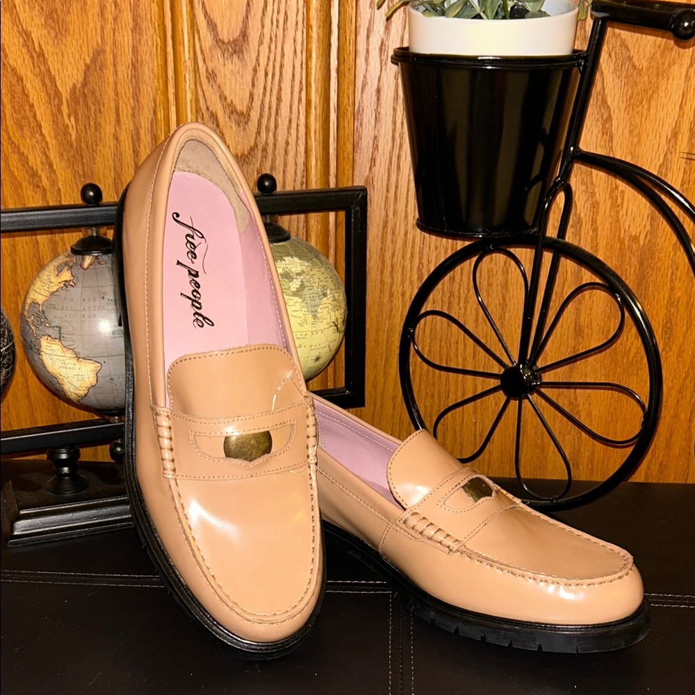 Free People Tan Leather Loafers - Picture 5 of 17